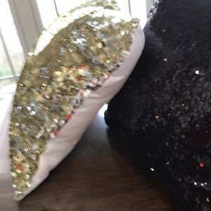 SEQUINS LOT OF 2 H O L I D A Y throw pillows 17”x17”. One has sil./gold 1 blk./g